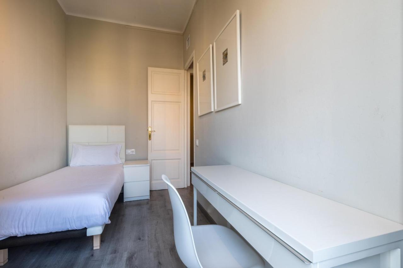 51par1011 In Parallel Appartement Barcelona